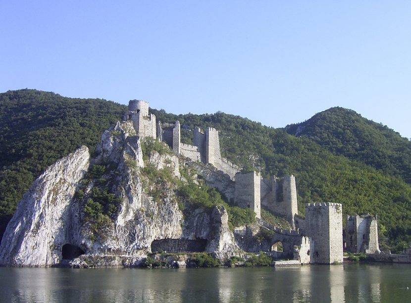 Sârbii finalizează drumul rapid de o oră și 15 minute Clisura Dunării-Belgrad. Urmează o autostradă către Vârșeț și un pod spre România golubac