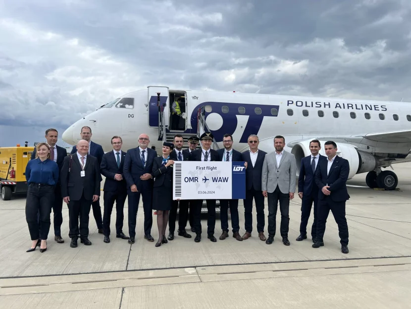 Cursa LOT Polish Airlines Oradea - Varșovia de sâmbătă a avut 2 pasageri lot